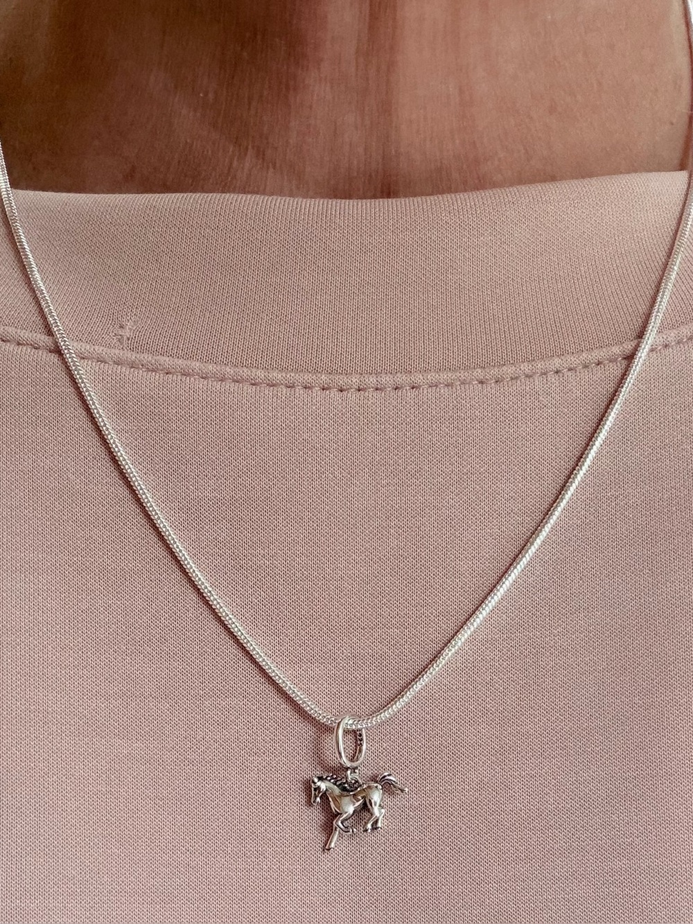 Solid 925 Sterling Silver Snake
Chain & Galloping Horse
Pendlant Necklace (9g)